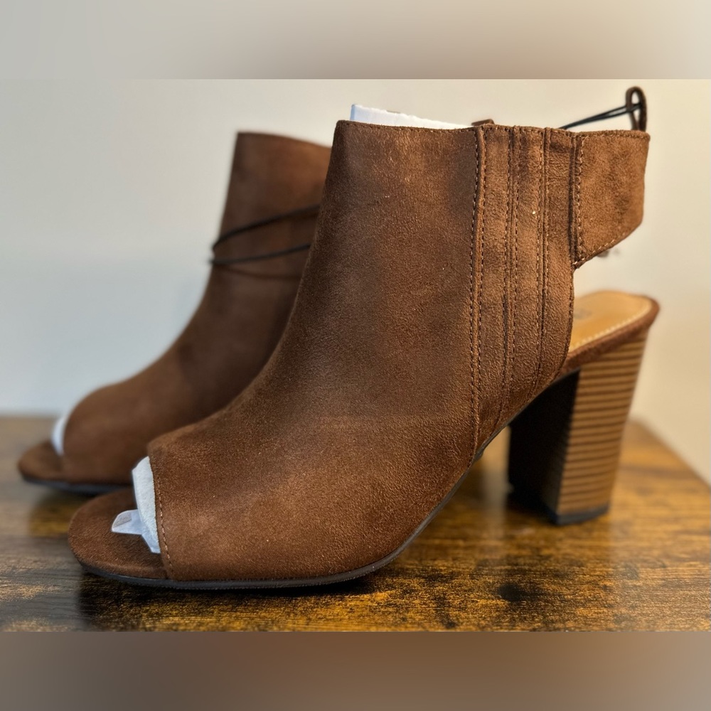 A.n.a Muse DK Cognac Open Toe Heeled Bootie NWT/box